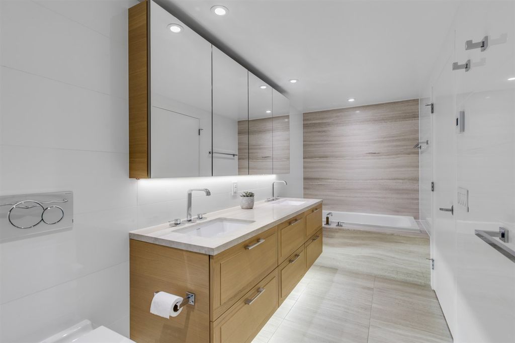 listing image 1100476477233439058