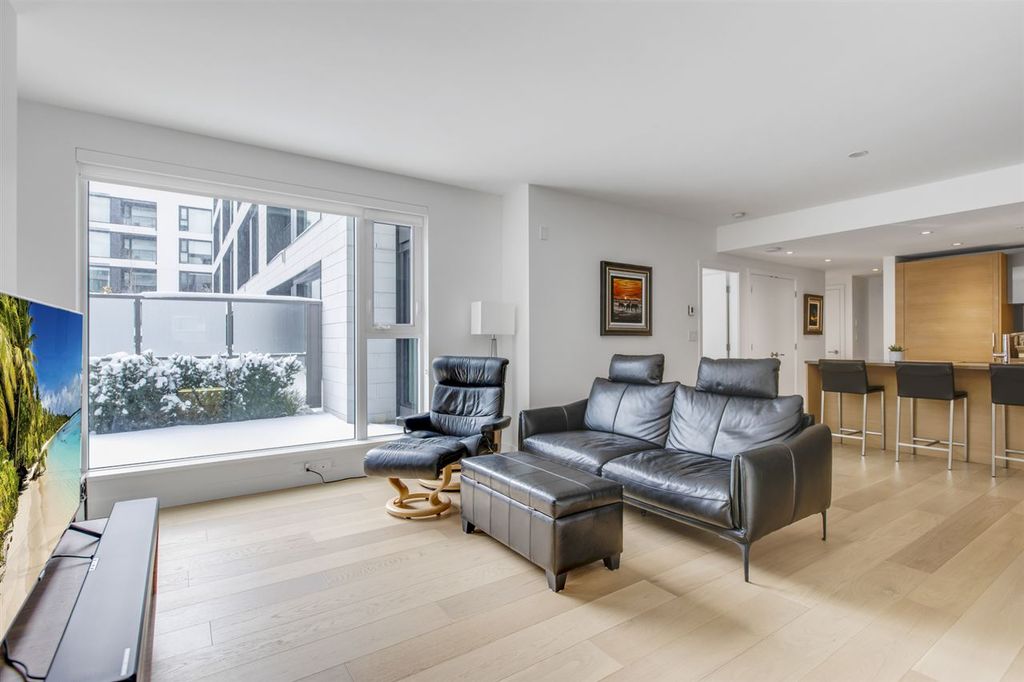 listing image 1106151199891463887