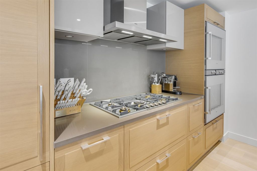 listing image 1109666841578172218