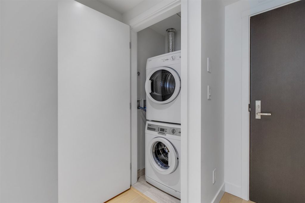 listing image 1105656437711445530