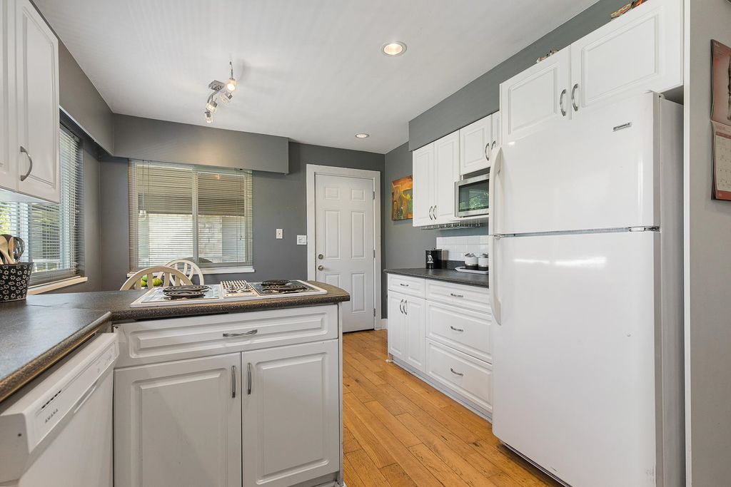 listing image 1103253442754762520