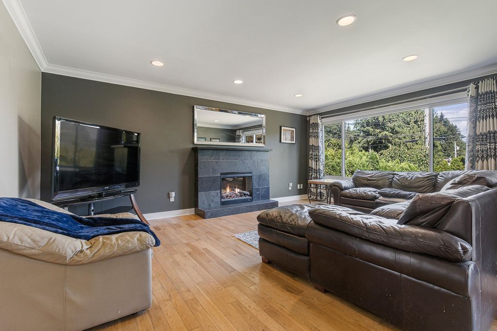 listing image 1101129513585844095