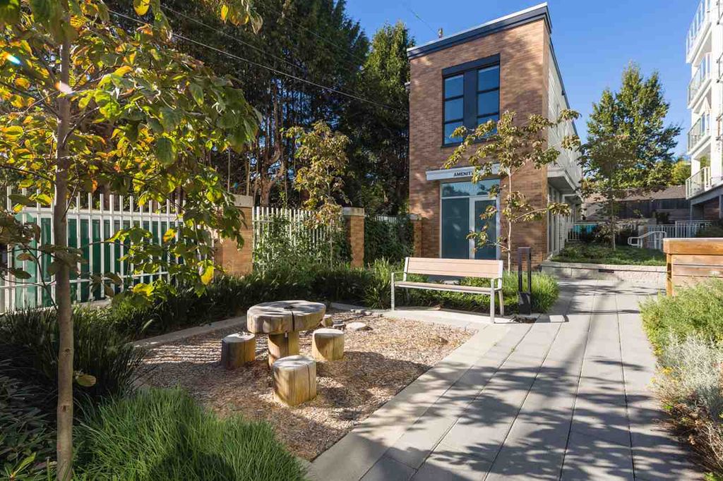 listing image 1106617026787533601