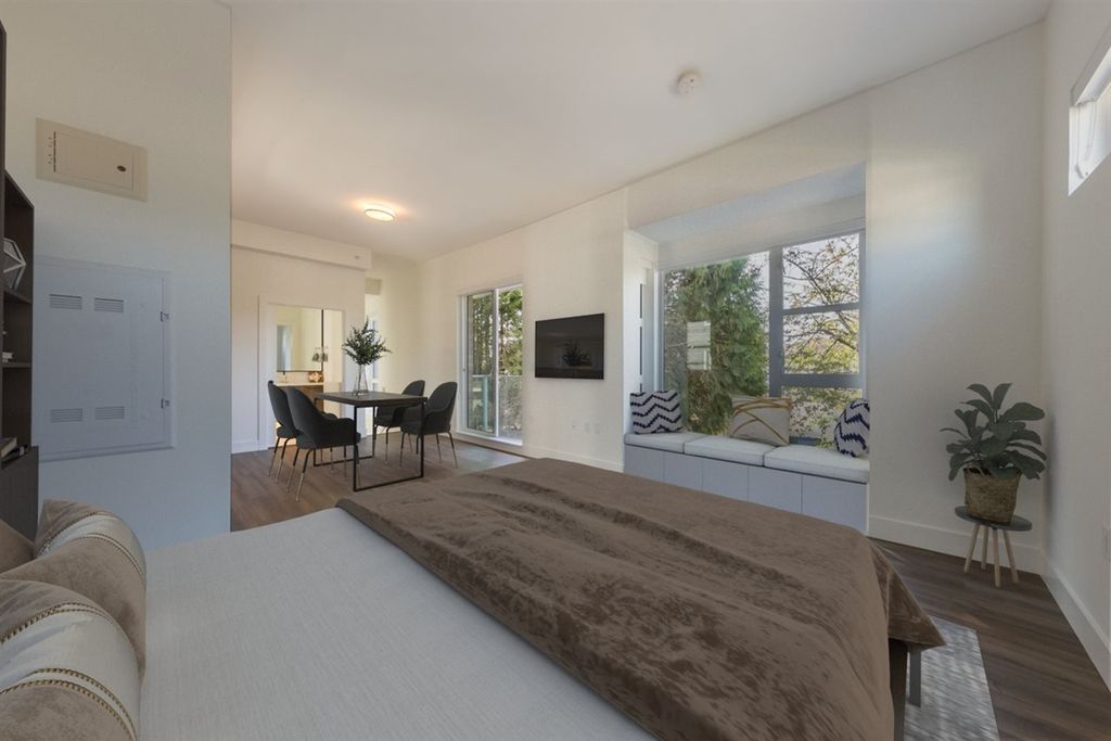 listing image 1104632703250368319