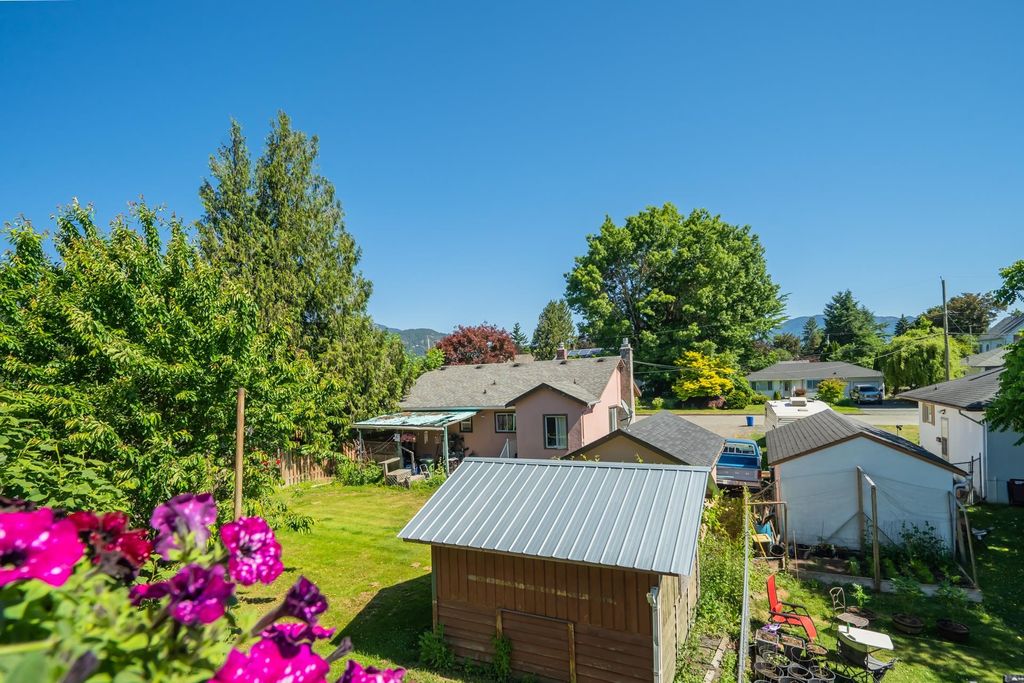 listing image 1106447613944051377