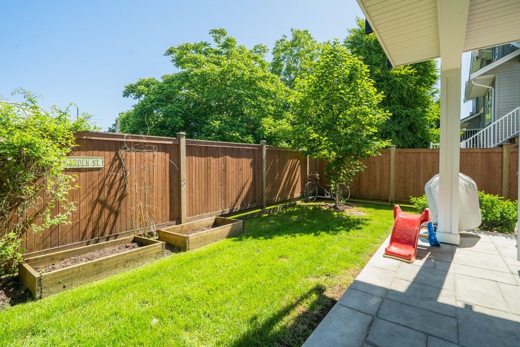 listing image 1102639615870220357