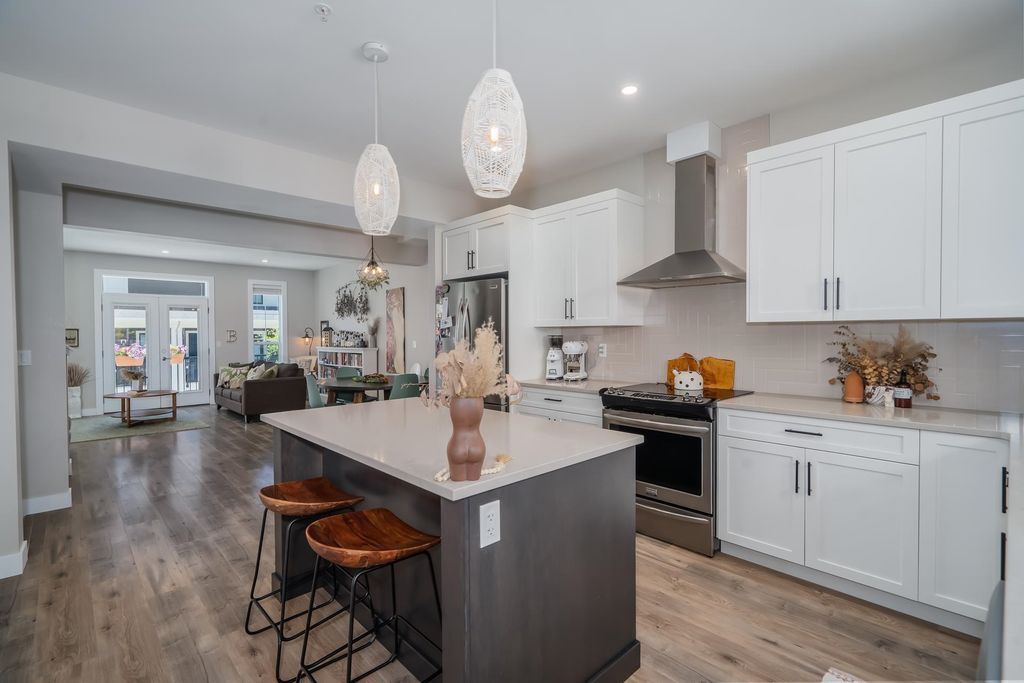 listing image 1101116696992922223