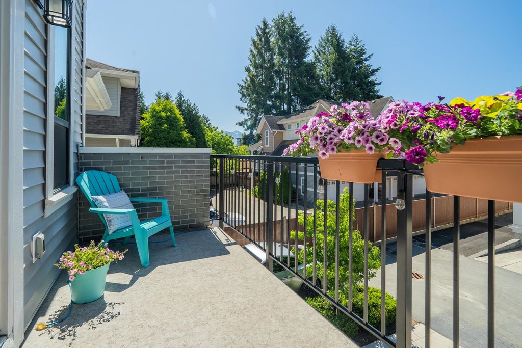 listing image 1104659270548099112