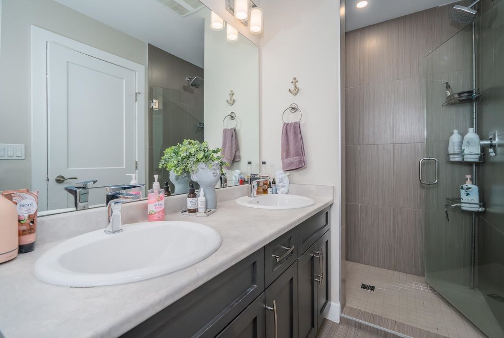 listing image 1106872253220770181