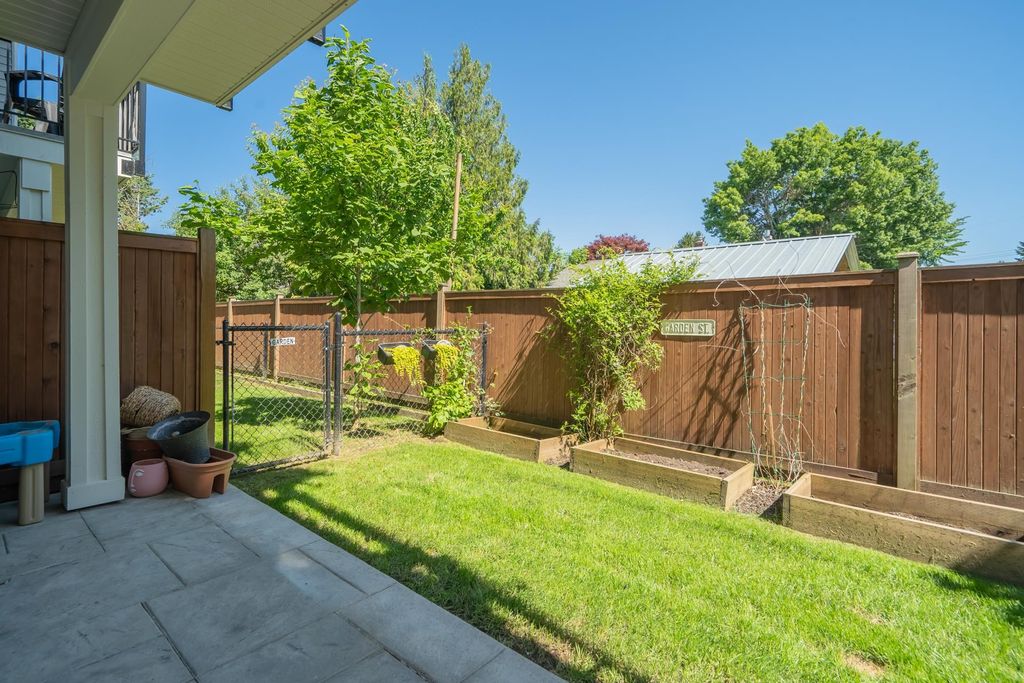 listing image 1102700512196002358