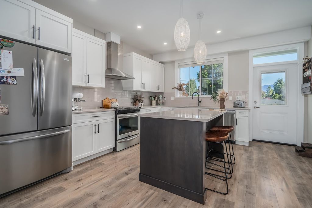 listing image 1104905927112714174