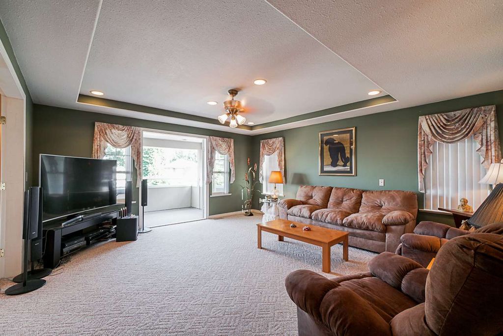 listing image 1104989810072057375