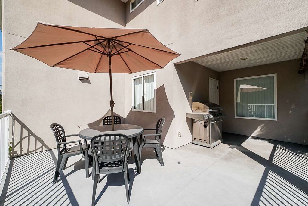 listing image 1102656626127965916