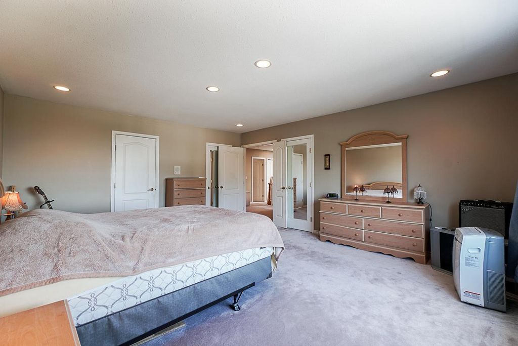 listing image 1102244909622958520