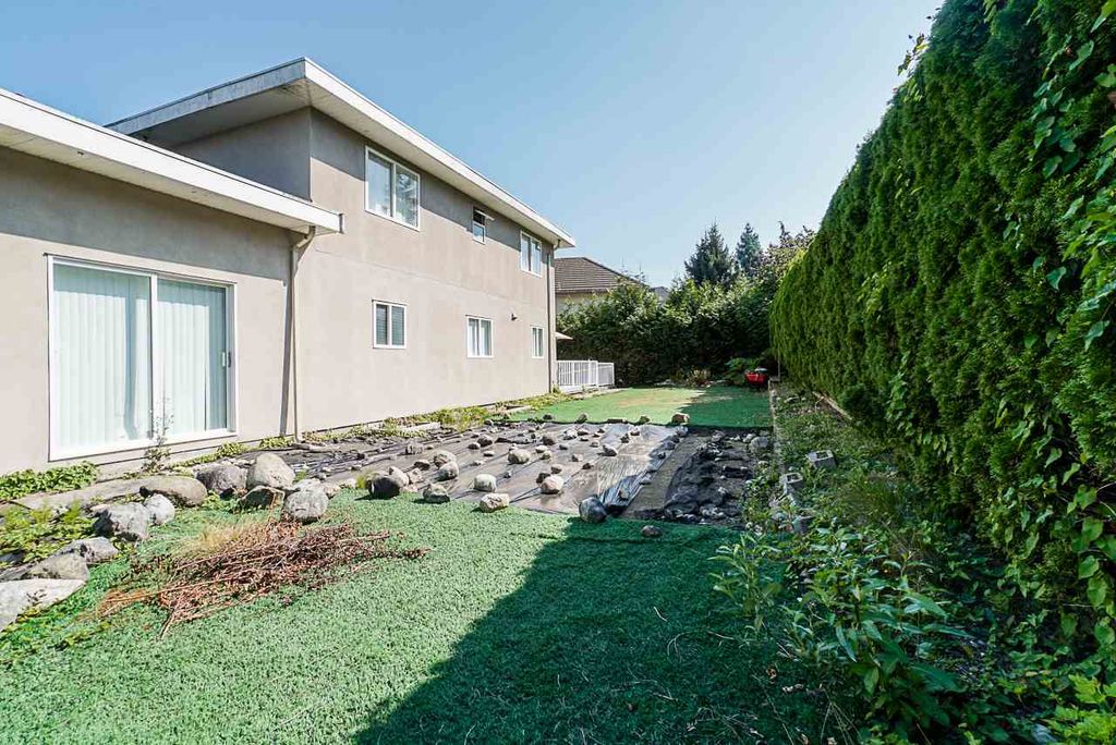listing image 1108943103483369132