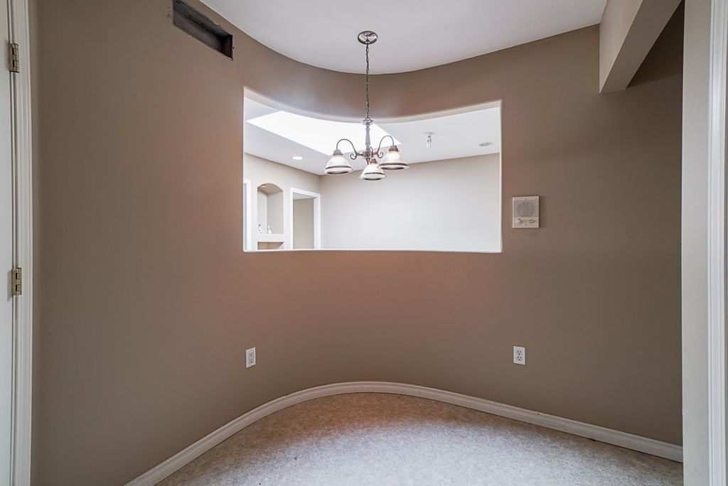 listing image 1109115995781465776