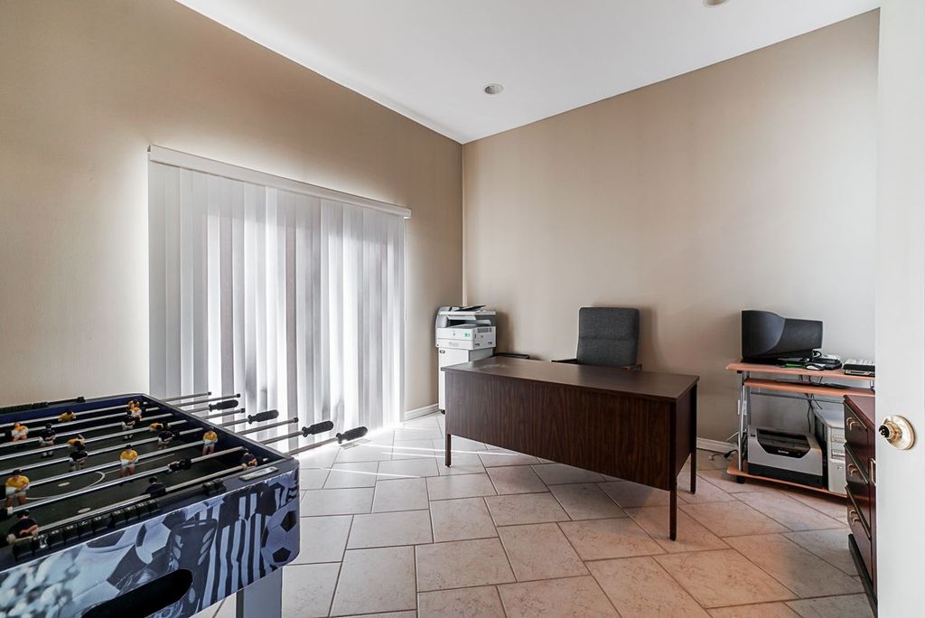 listing image 1109086152797819595