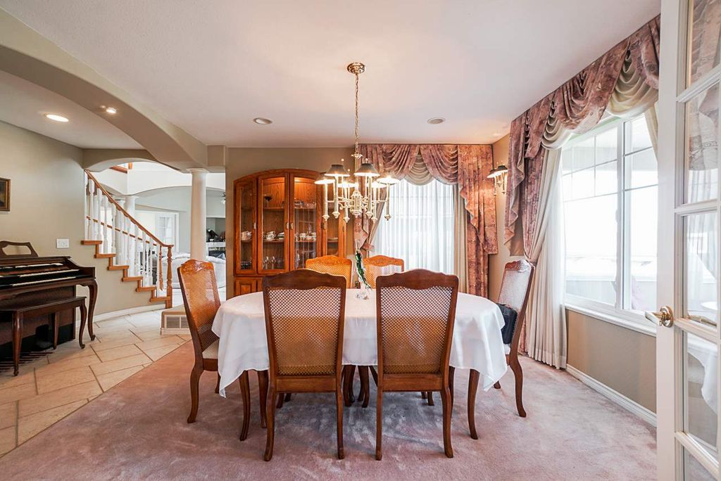 listing image 1102277409109890756