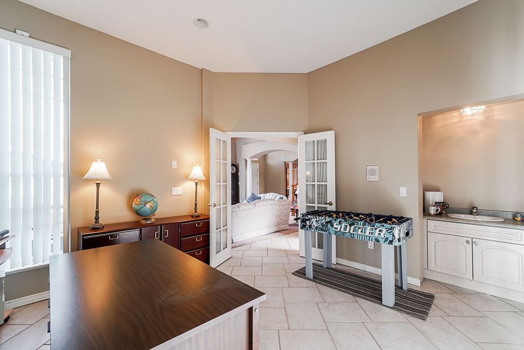 listing image 1103444502524278324