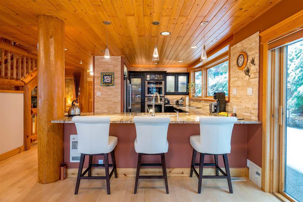 listing image 1104156639629317114