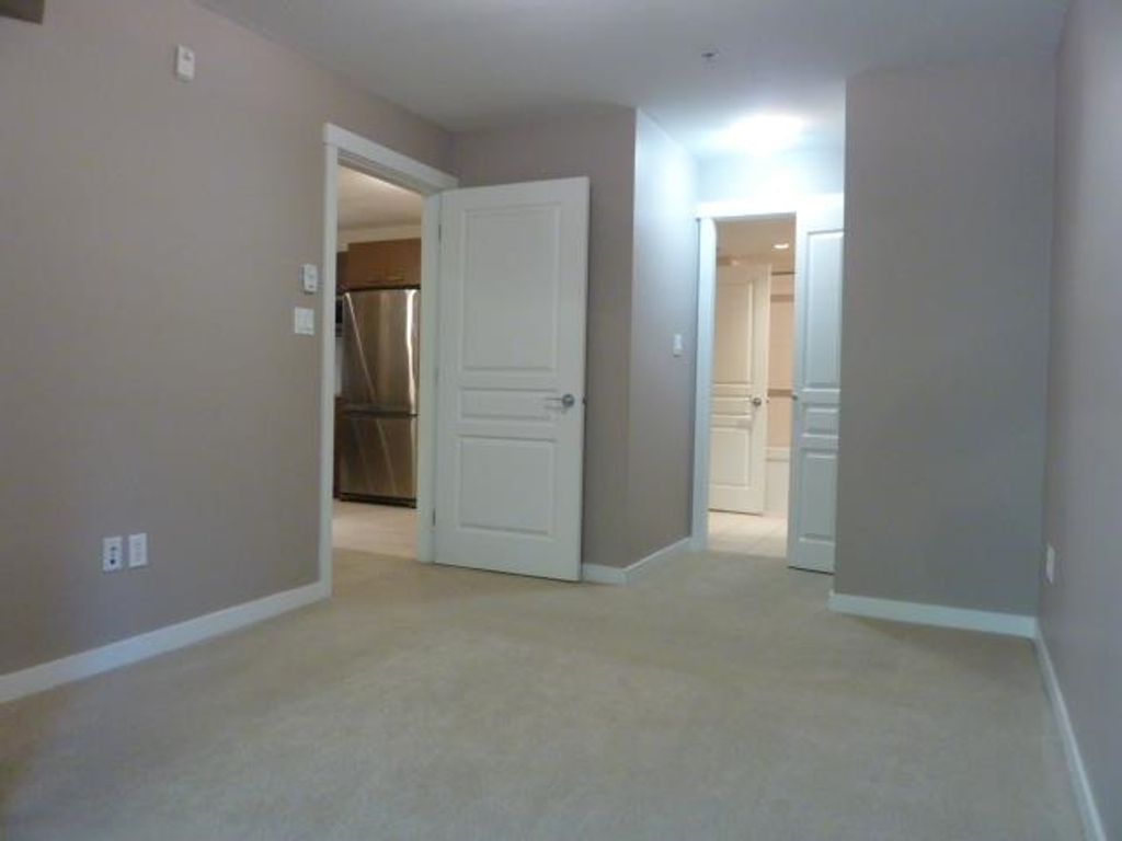 listing image 1100836395152379839