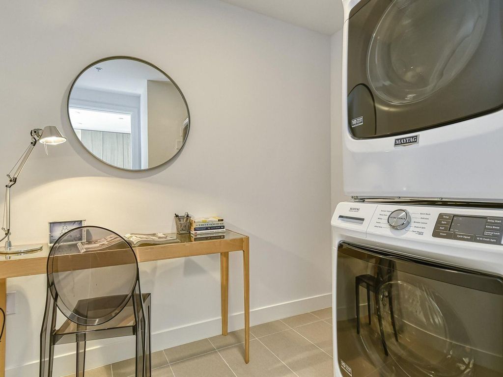 listing image 1100903266114402047