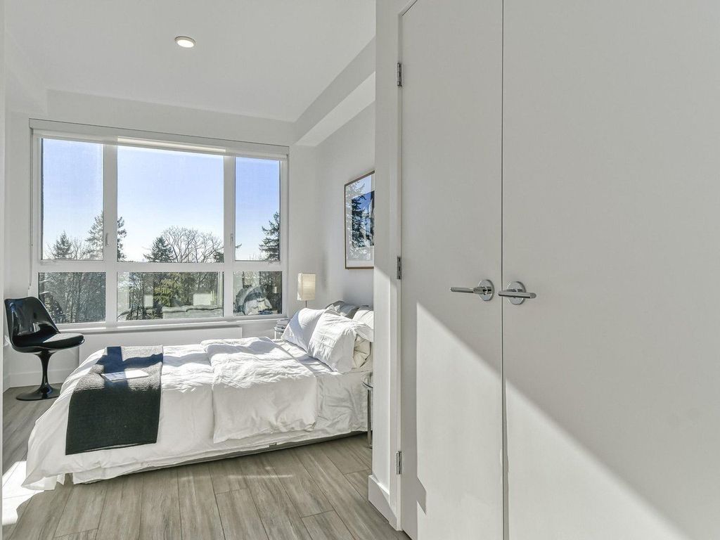 listing image 1104102672641982758