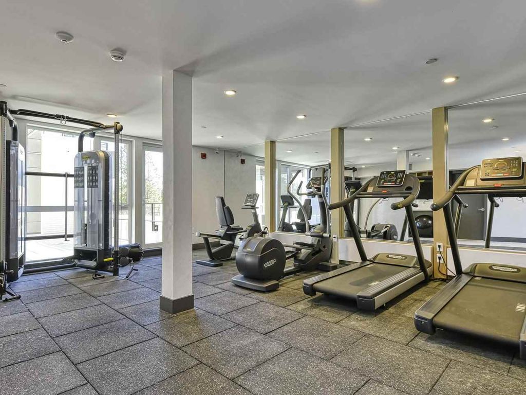 listing image 1102447104680247101