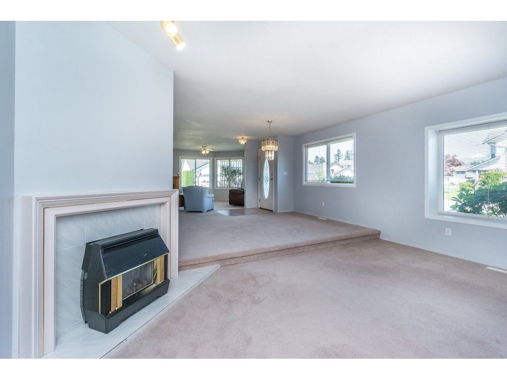 listing image 1105307132365606932