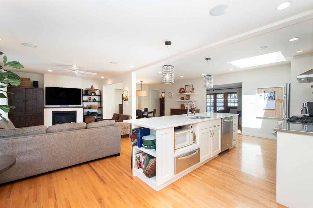 listing image 1105255720993208399