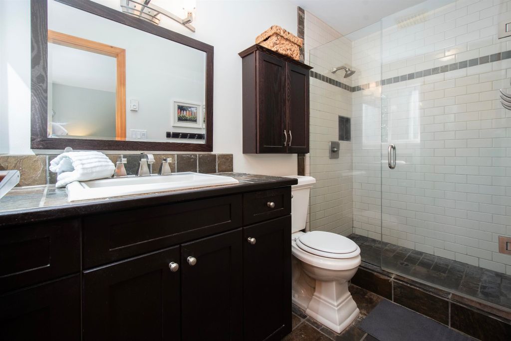 listing image 1101720224452981471