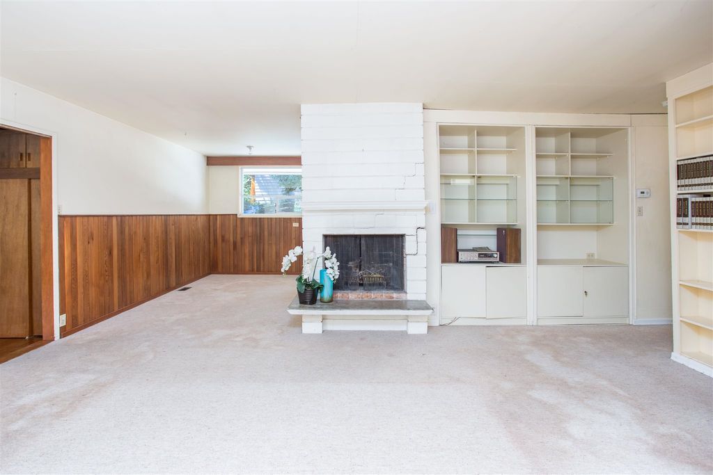 listing image 1102431671736585595