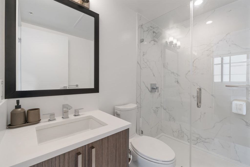 listing image 1104600901863585667