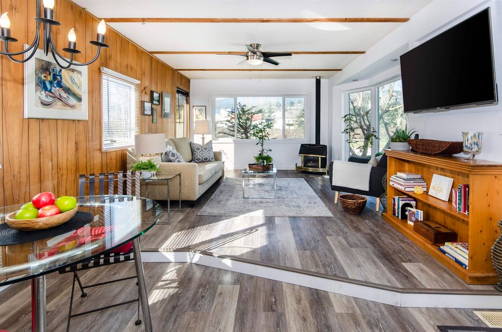 listing image 1104821131106184322