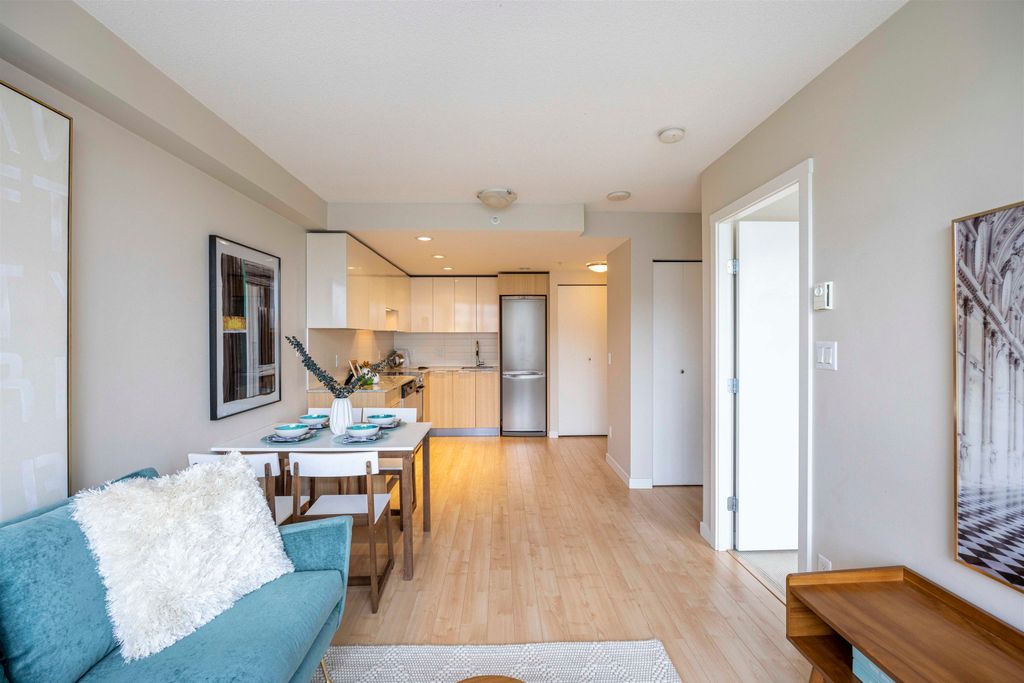 listing image 1103261765149120215