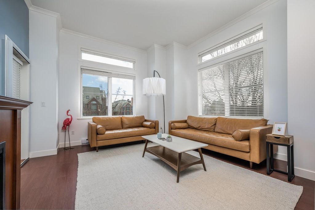listing image 1103339789674468669