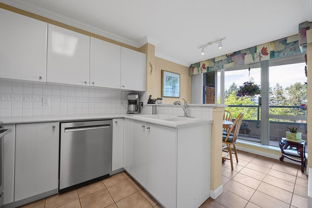 listing image 1102641199233366983