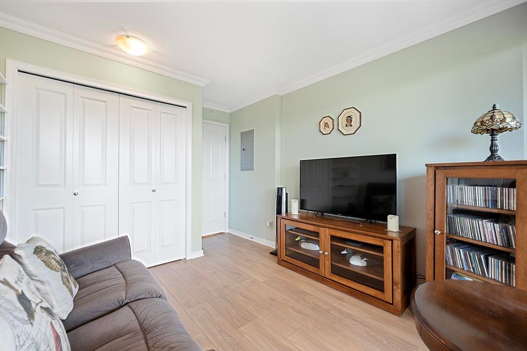 listing image 1106187260193845496