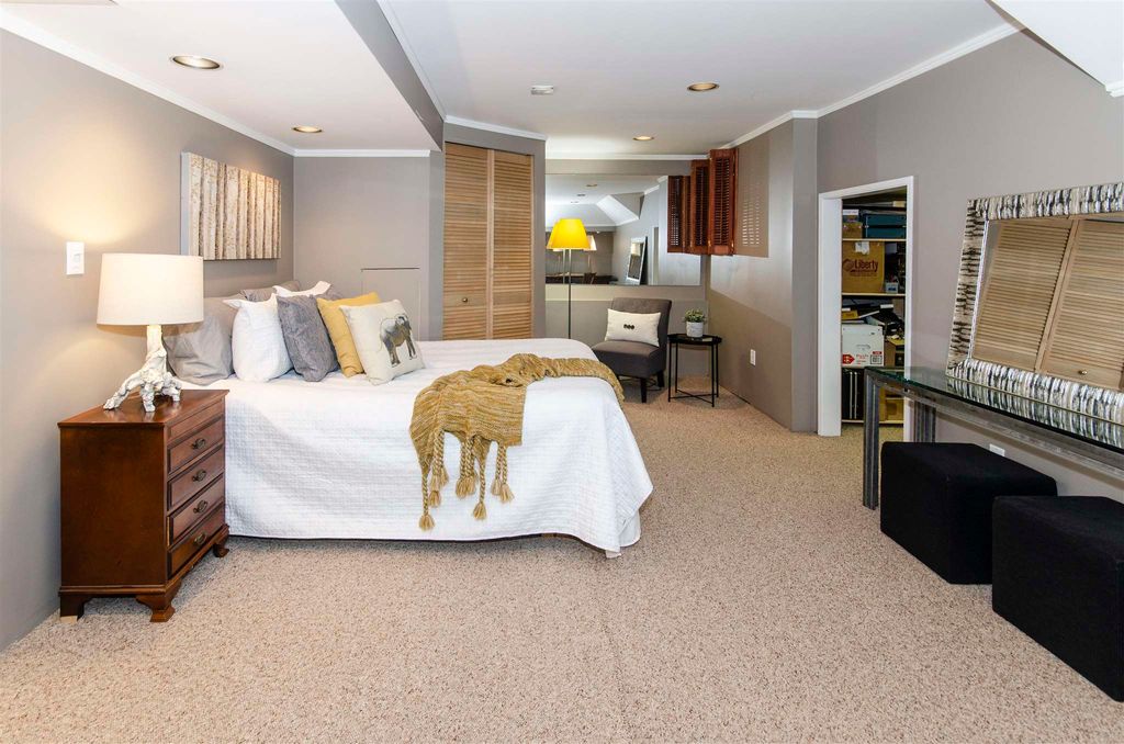 listing image 1109744287007115930
