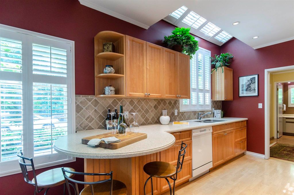 listing image 1104838141053699125