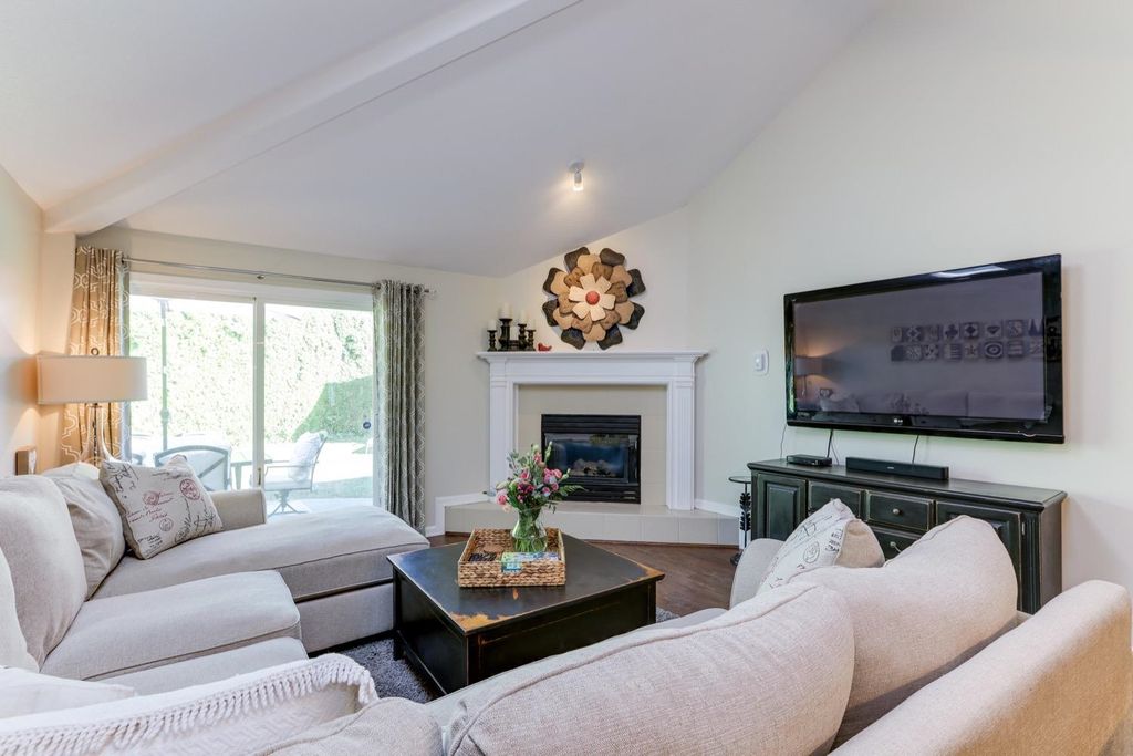 listing image 1100436695401755382