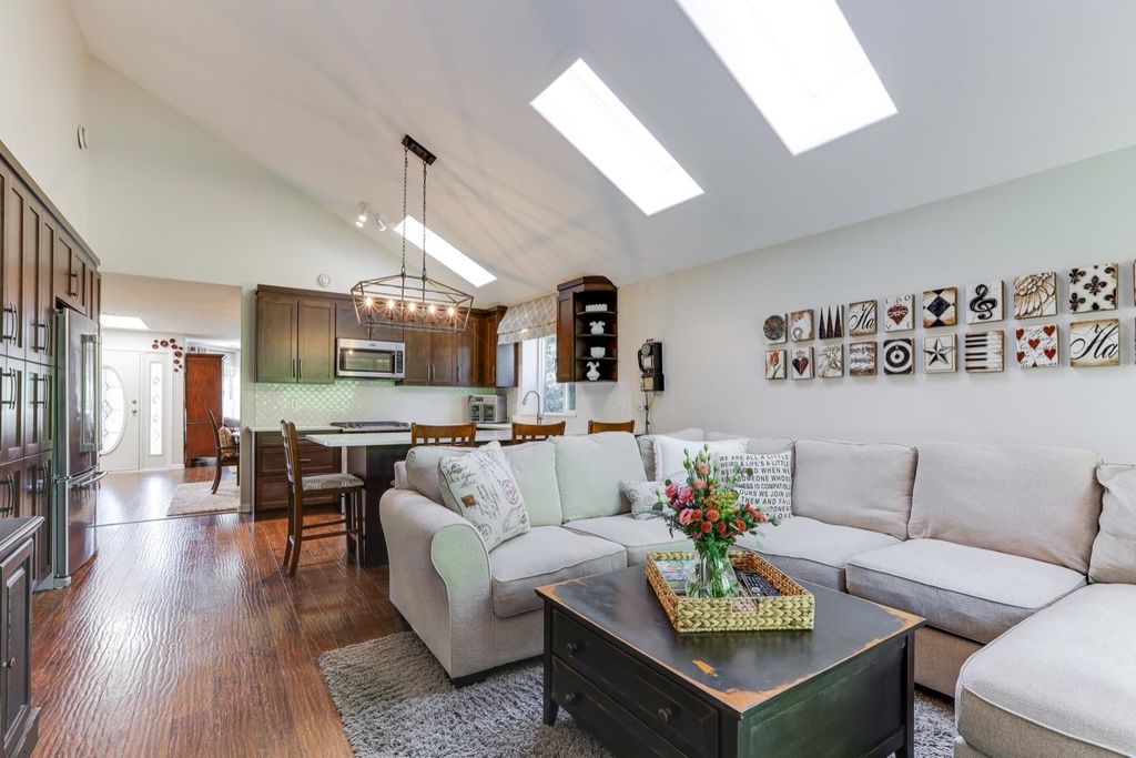 listing image 1104187285866437934