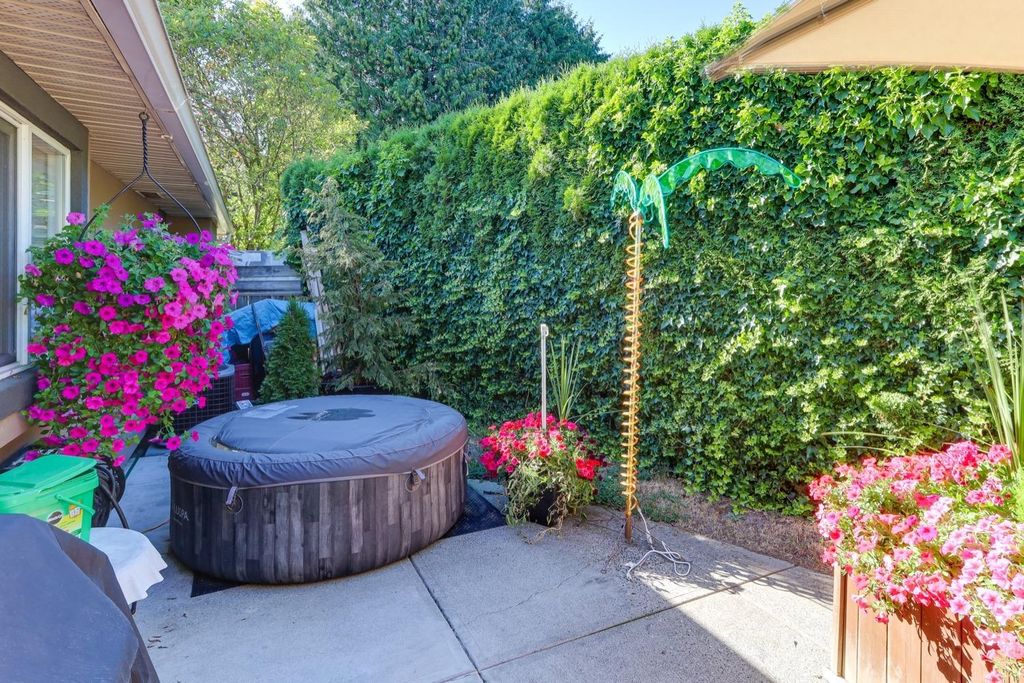 listing image 1108747760165056311