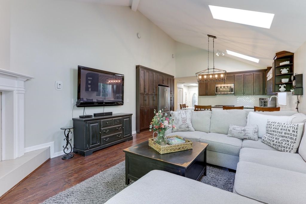 listing image 1100729244293973560