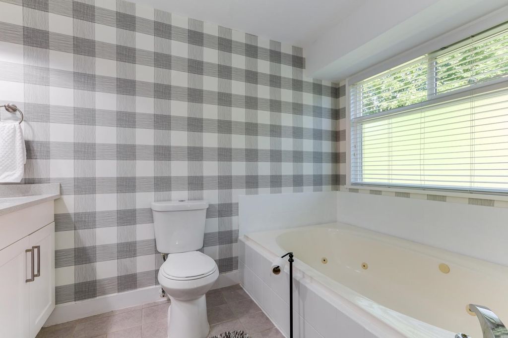 listing image 1100422280591475923