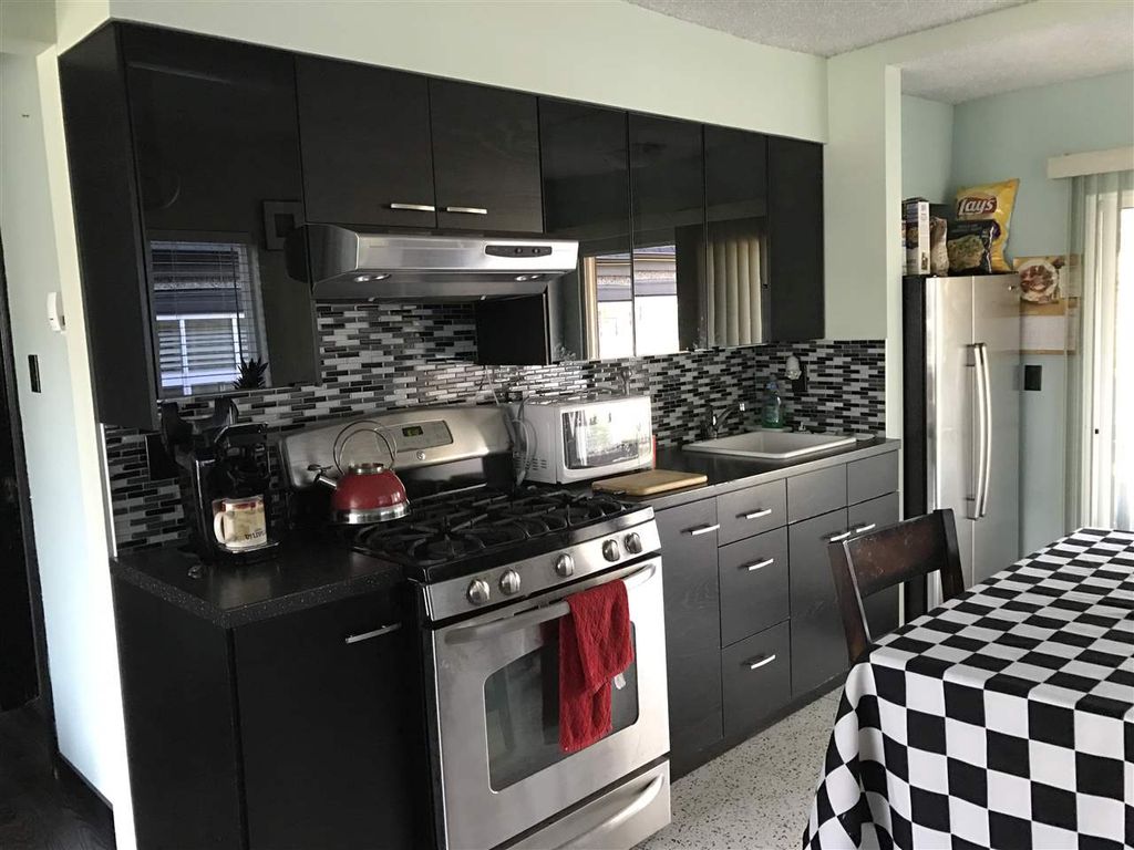 listing image 1102070925465303189