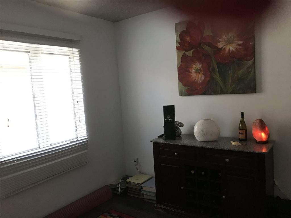 listing image 1109665546827289430