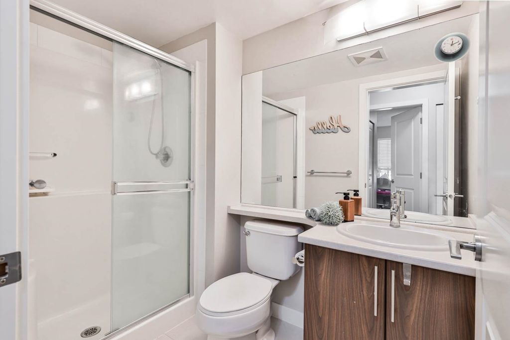 listing image 1102921557282973242