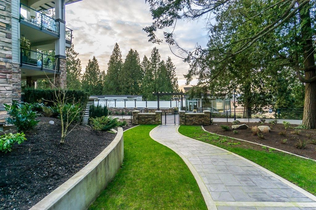 listing image 1103122338556401730