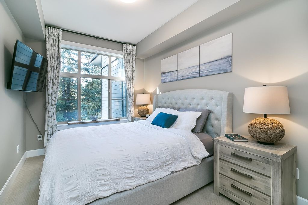 listing image 1106435932288622857